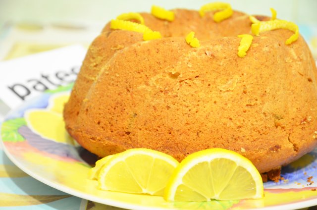 Бисквитный пирог с лимоном и анисом