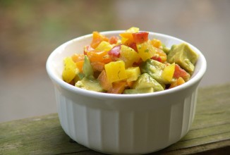 Салат из сладкого перца с авокадо