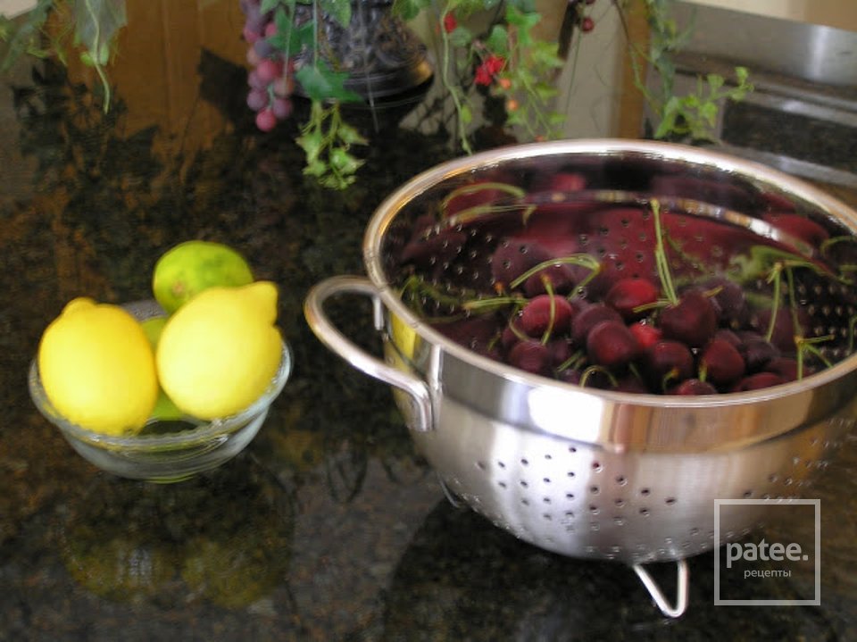 Вишневый коктейль из лаймового сока - Шаг 2