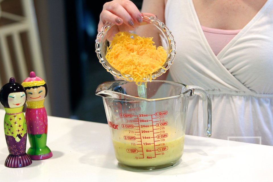 Буррито с яйцом и острой колбасой - Шаг 5