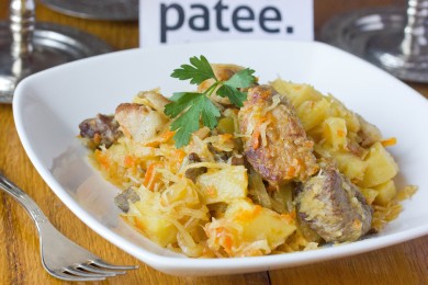 Рецепт Свинина, тушенная с картофелем и квашенной капустой
