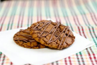 Шоколадное печенье с глазурью