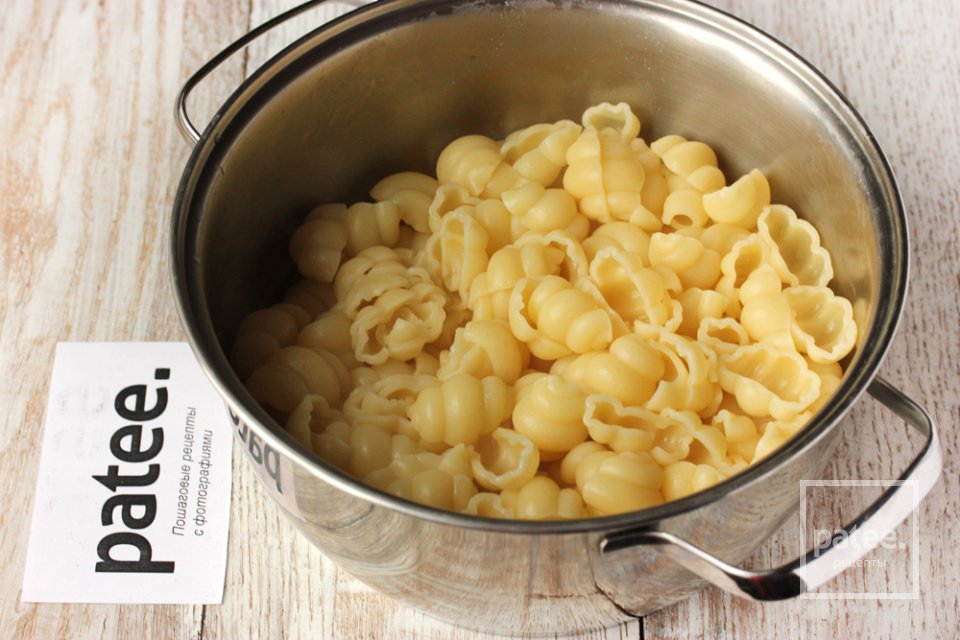 Паста с ветчиной и зеленью в яичной заливке - Шаг 8