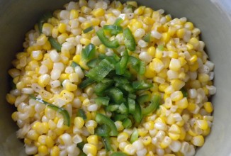 Смесь из кукурузы и перца халапеньо