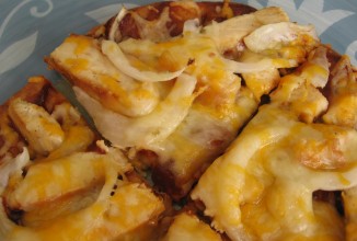 Пицца с курицей и соусом барбекю