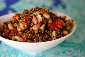 Салат из киноа с овощами