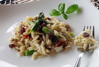 Салат из пасты со спаржей