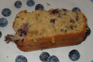 Кабачковый хлеб с черникой