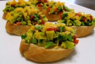 Брускетта с авокадо