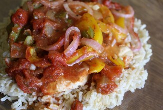 Курица с сальсой и рисом