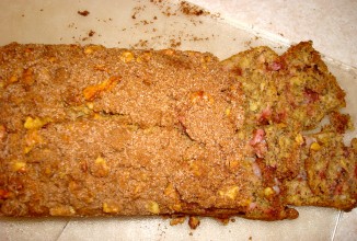 Банановый хлеб с клубникой