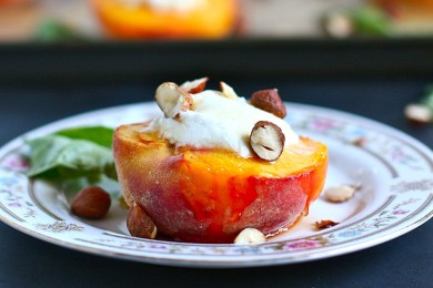 Рецепт Персики с сыром и орехами