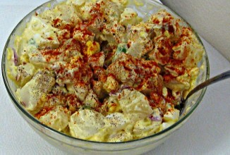 Картофельный салат с яйцом