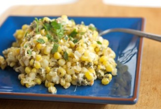 Жареная кукуруза с лаймом и кинзой