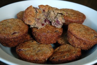 Кабачковые кексы с бананом и вишней