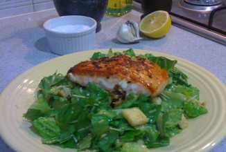 Салат Цезарь с лососем