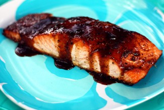 Лосось под кленовым соусом