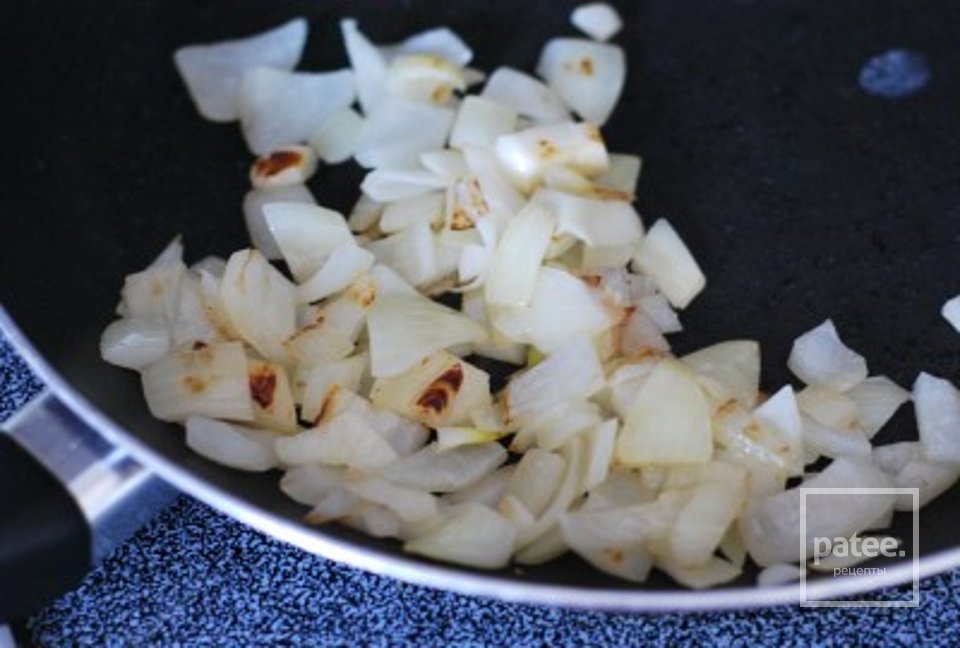 Рис с луком и яйцами - Шаг 2