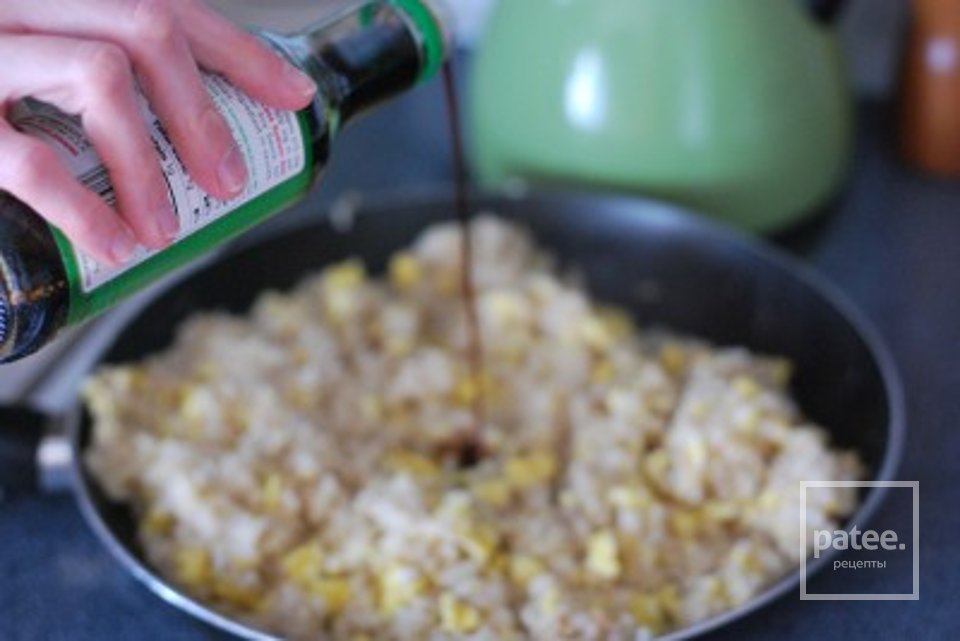 Рис с луком и яйцами - Шаг 8