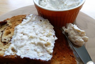 Медово-сырный крем  с орехами