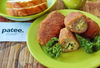 Мясные зразы с яйцом и зеленым луком