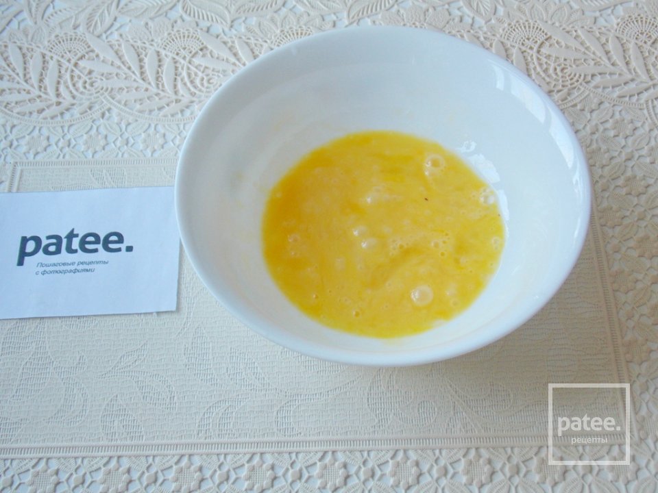 Мясные зразы с яйцом и зеленым луком - Шаг 9