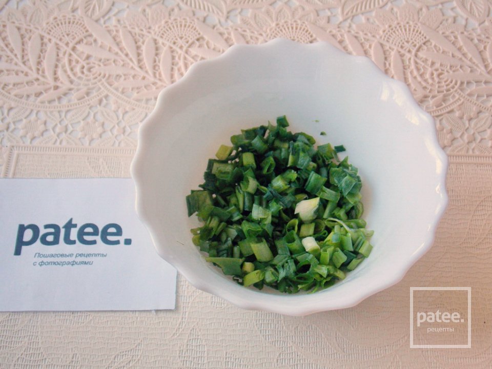 Мясные зразы с яйцом и зеленым луком - Шаг 4