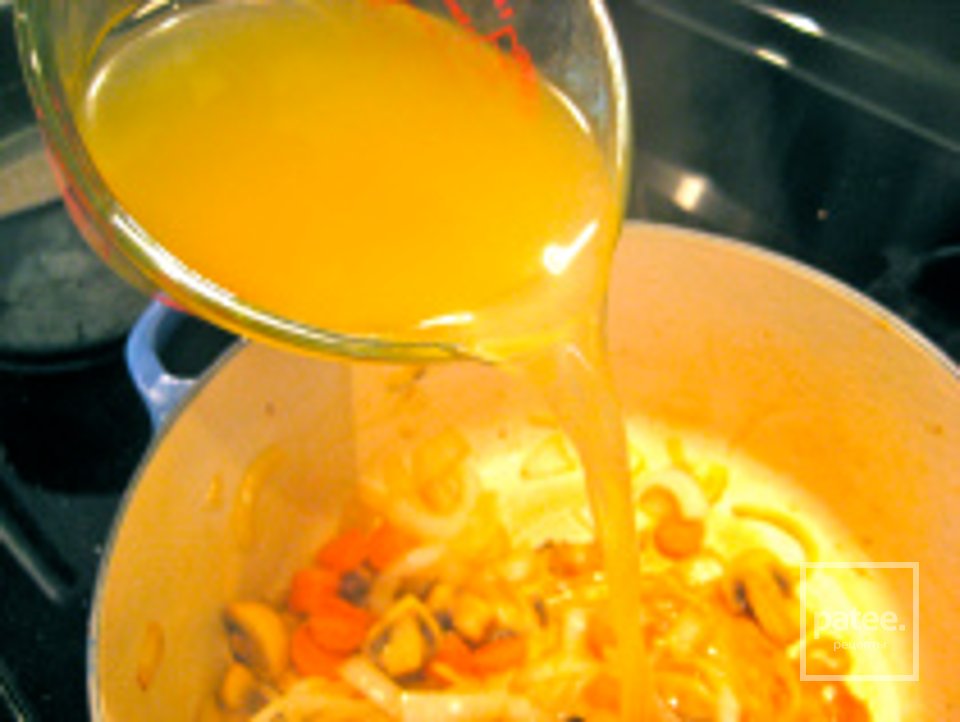 Курица в вине (Кок о вен) - Шаг 12