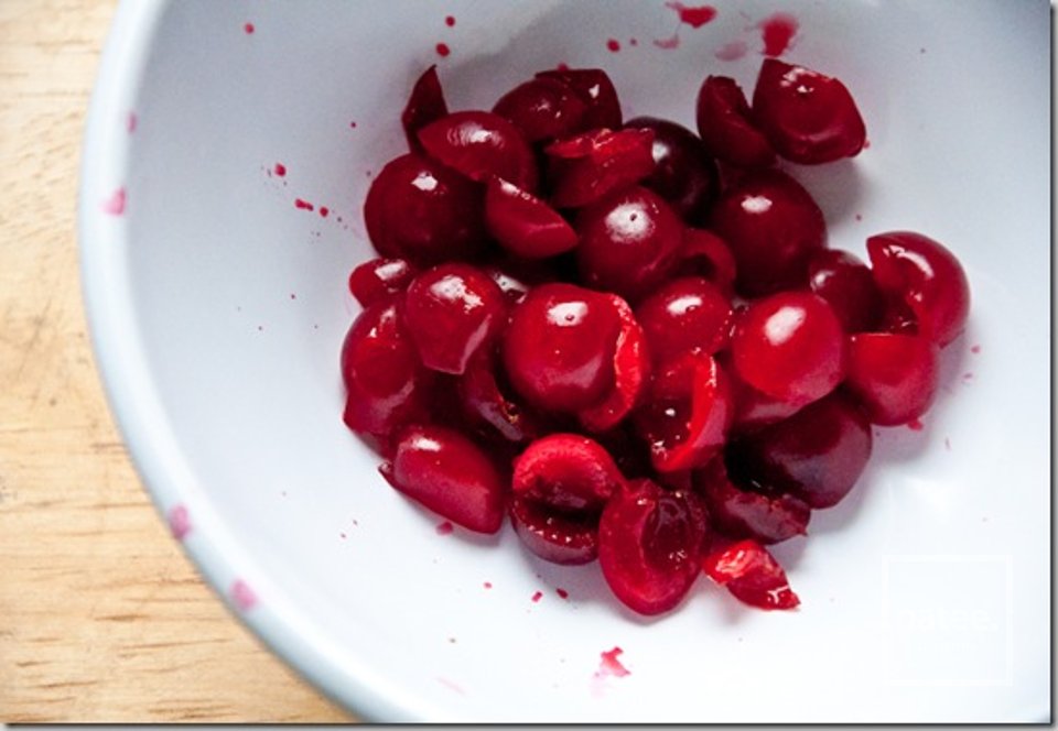 Кексы с вишней и миндалем - Шаг 2