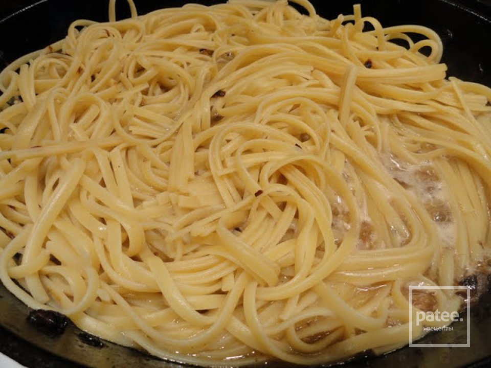 Креветки с пастой в винном соусе - Шаг 1