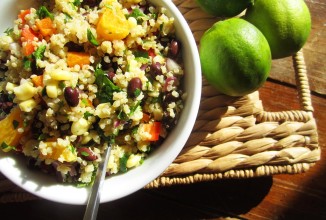 Салат из киноа с фасолью и апельсином