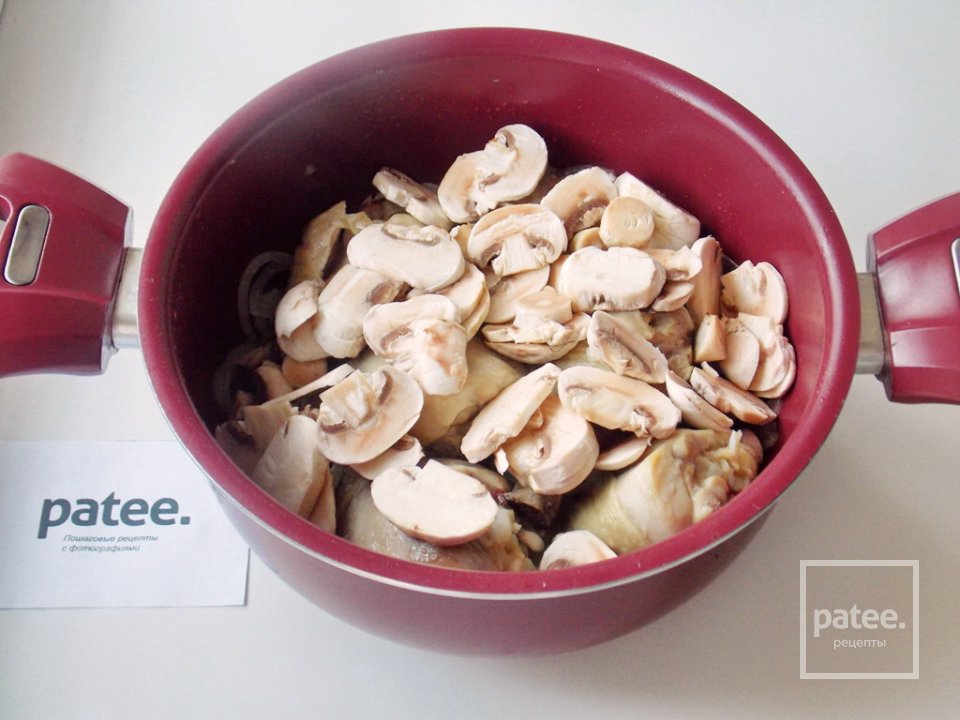 Куриные голени с грибами в молочно-соевом соусе - Шаг 6