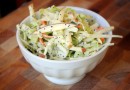 Салат из капусты и яблок с маком