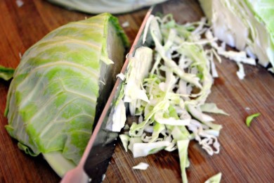 Салат из капусты и яблок с маком - приготовление