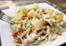 Куриный салат с брокколи и ананасами