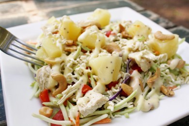 Рецепт Куриный салат с брокколи и ананасами