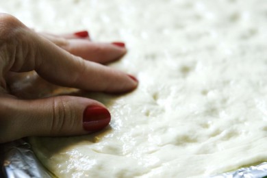 Фокачча с помидорами - приготовление