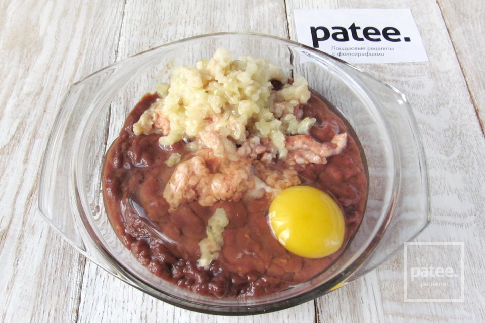 Печёночные котлеты с манкой - Шаг 6