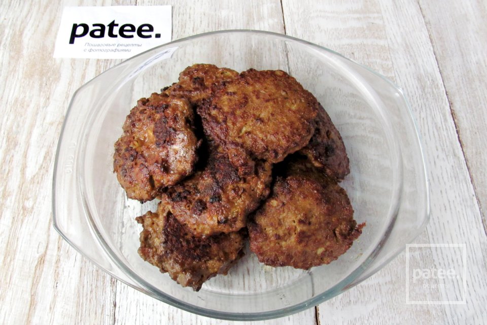 Печёночные котлеты с манкой - Шаг 11