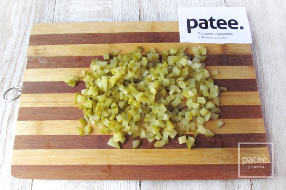 Салат Оливье с колбасой - Шаг 4