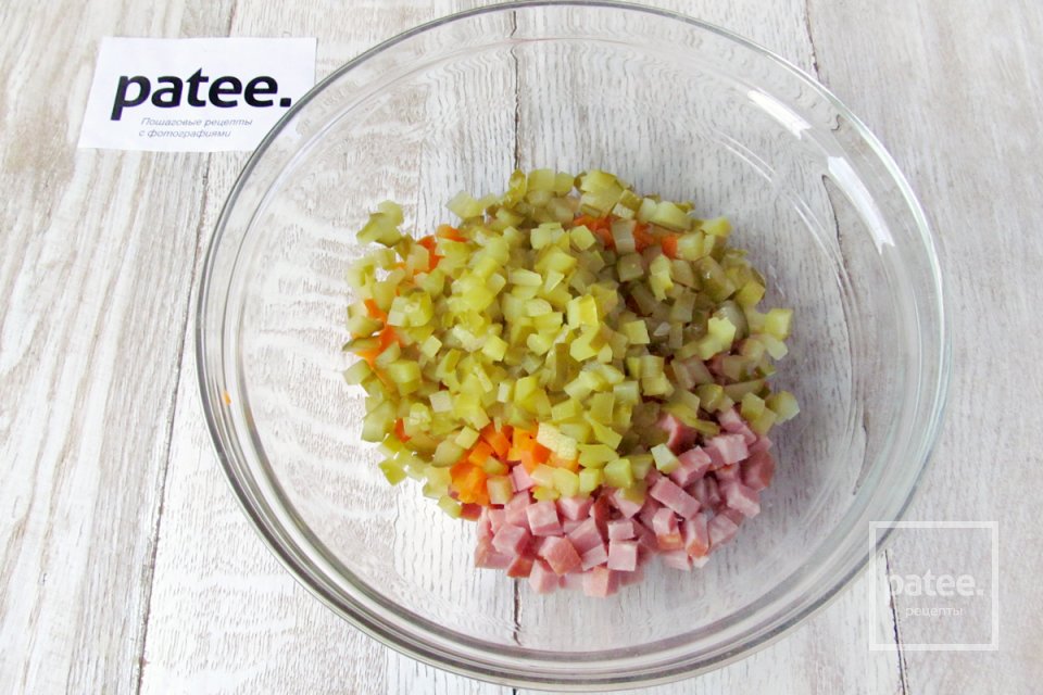 Салат Оливье с колбасой - Шаг 11