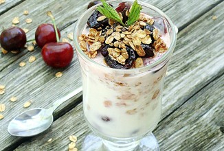 Вишнево-йогуртовый парфэ