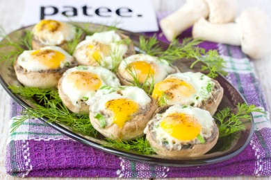 Рецепт Перепелиные яйца, запечённые в шампиньонах