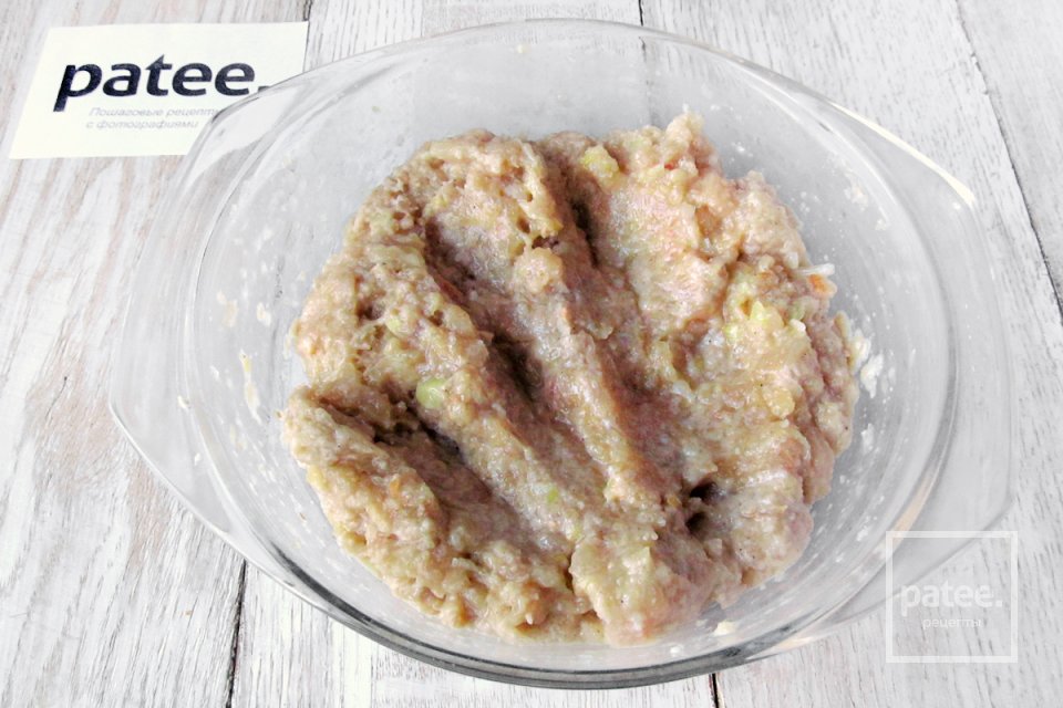 Куриные тефтели в сметанно-томатном соусе - Шаг 7