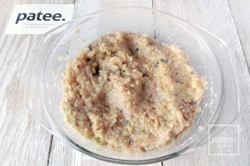 Куриные тефтели в сметанно-томатном соусе - Шаг 9