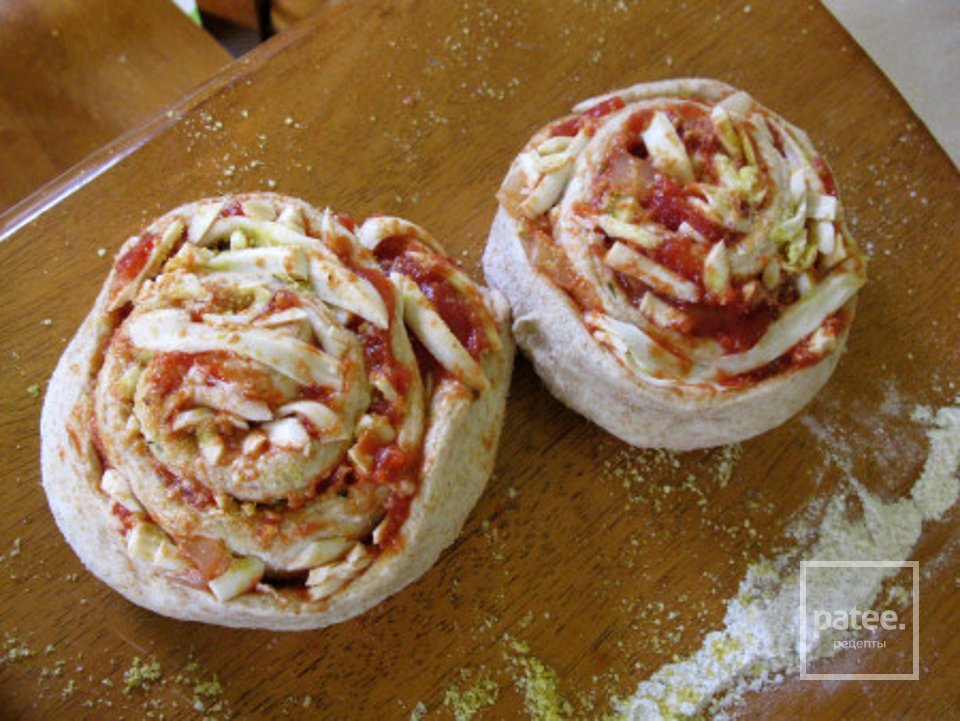 Пицца-ролл с травами и чесноком - Шаг 9