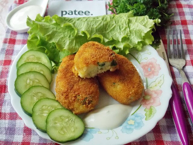 Картофельные котлеты с куриным мясом и зеленью
