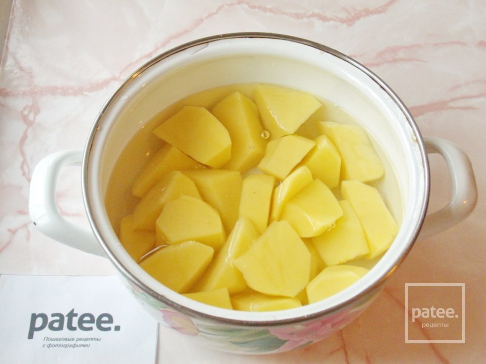 Картофельные котлеты с куриным мясом и зеленью - Шаг 2