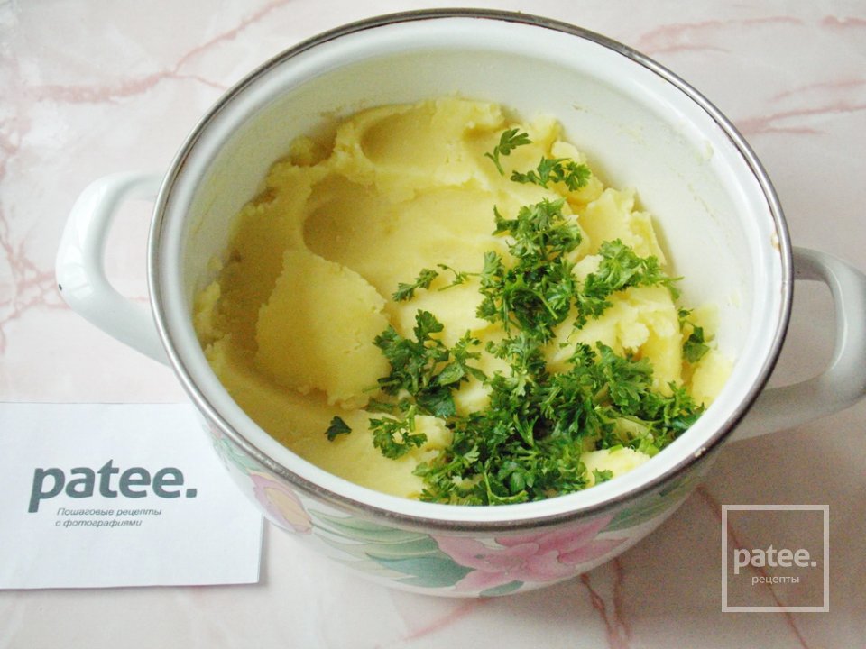 Картофельные котлеты с куриным мясом и зеленью - Шаг 4