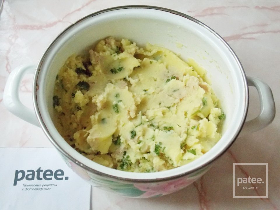 Картофельные котлеты с куриным мясом и зеленью - Шаг 6